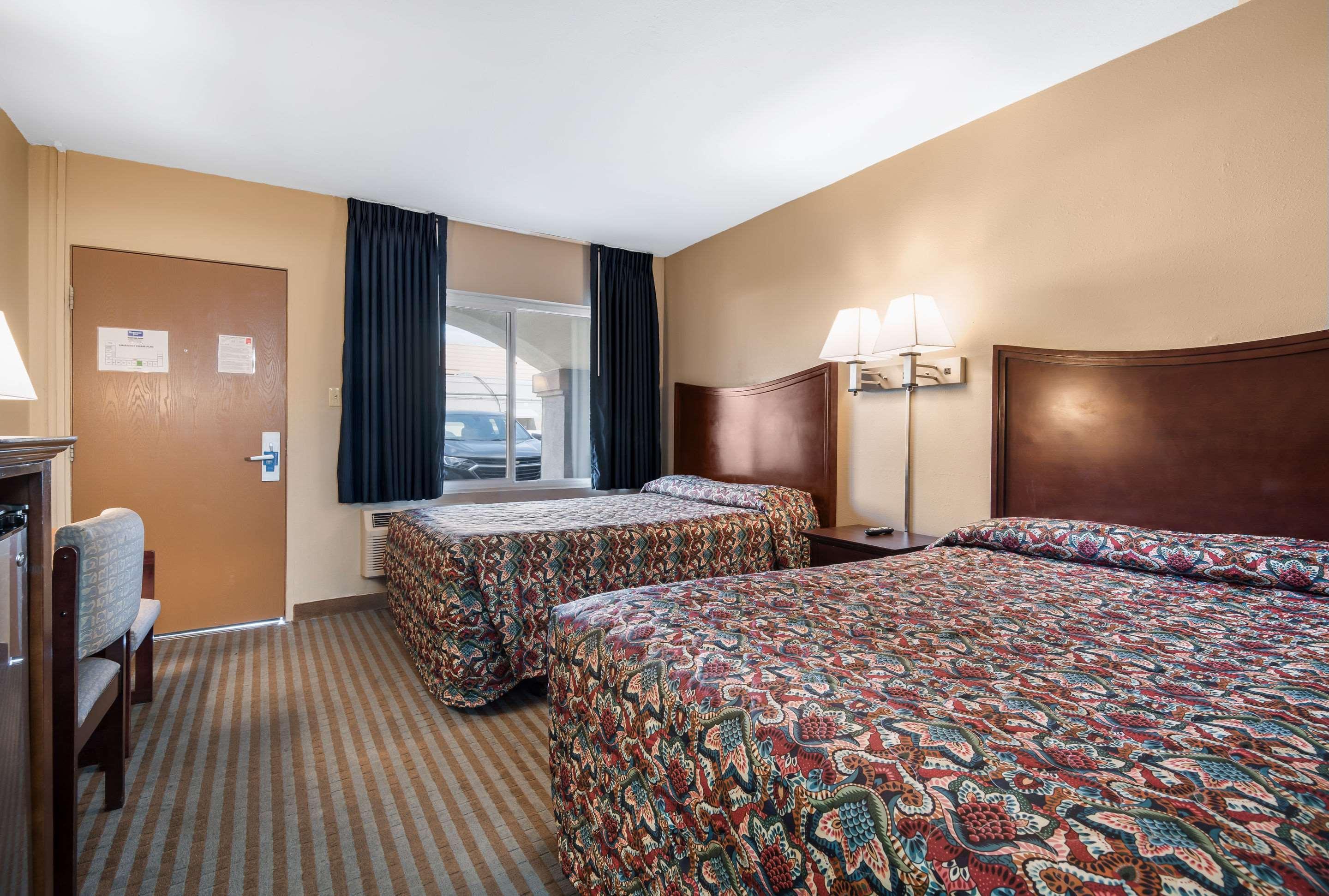 Rodeway Inn Regalodge Glendale Exterior photo