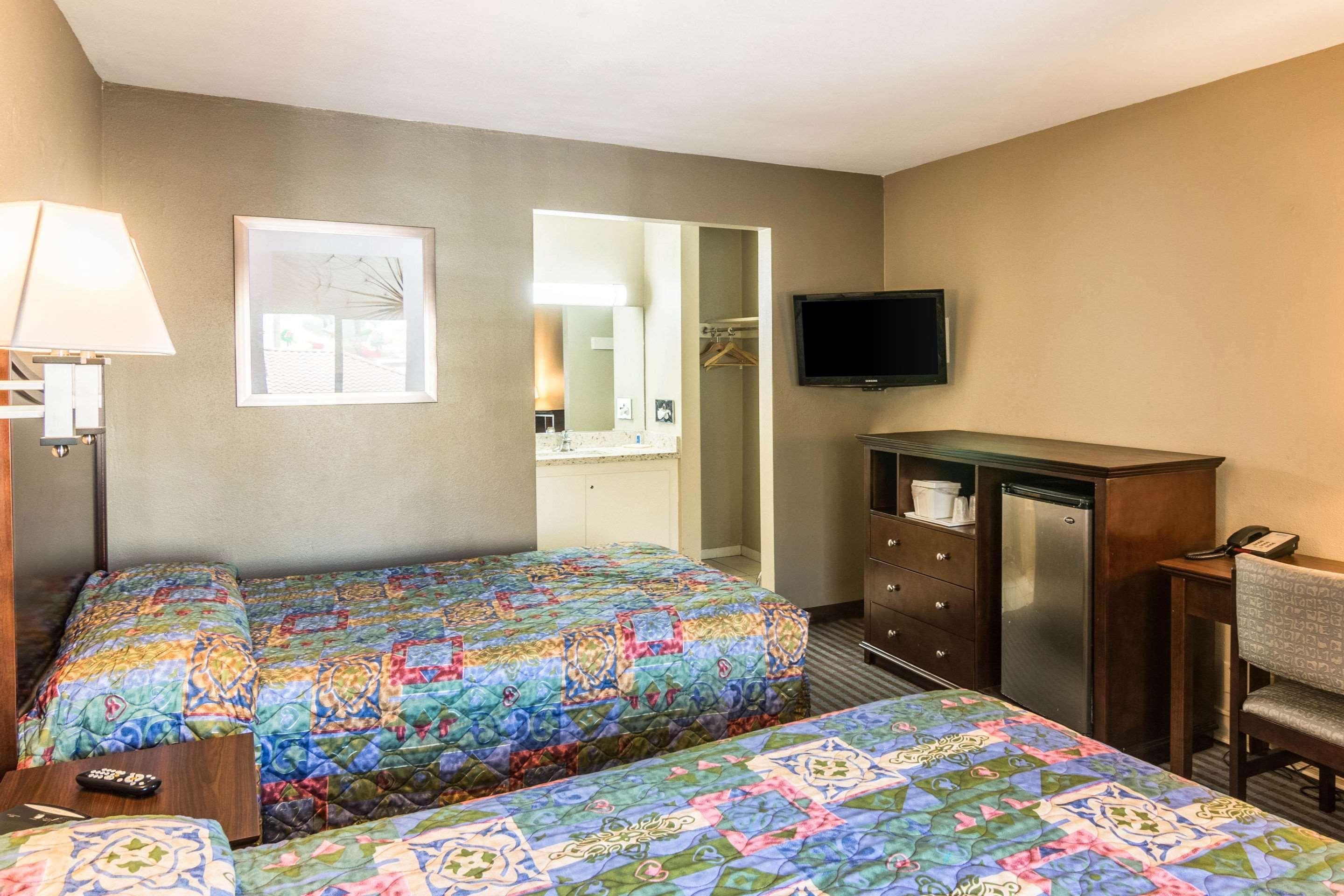 Rodeway Inn Regalodge Glendale Exterior photo