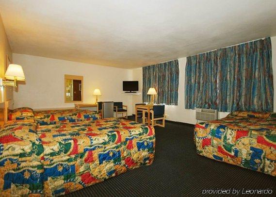 Rodeway Inn Regalodge Glendale Room photo