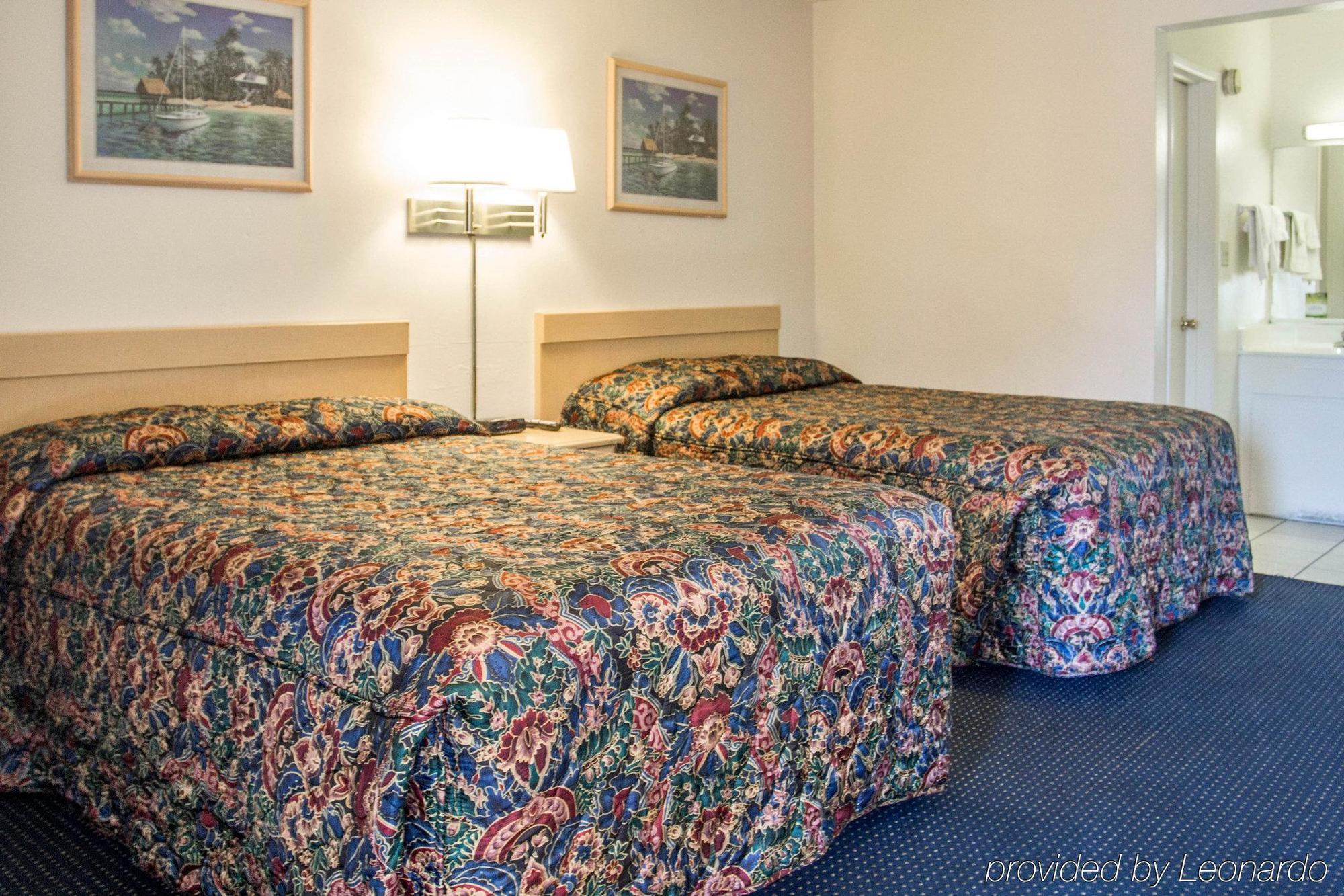 Rodeway Inn Regalodge Glendale Room photo
